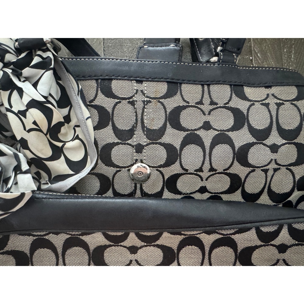COACH Vintage Y2k Hampton Signature Canvas Shoulder Bag B/W Coach Scarf - Picture 3 of 14